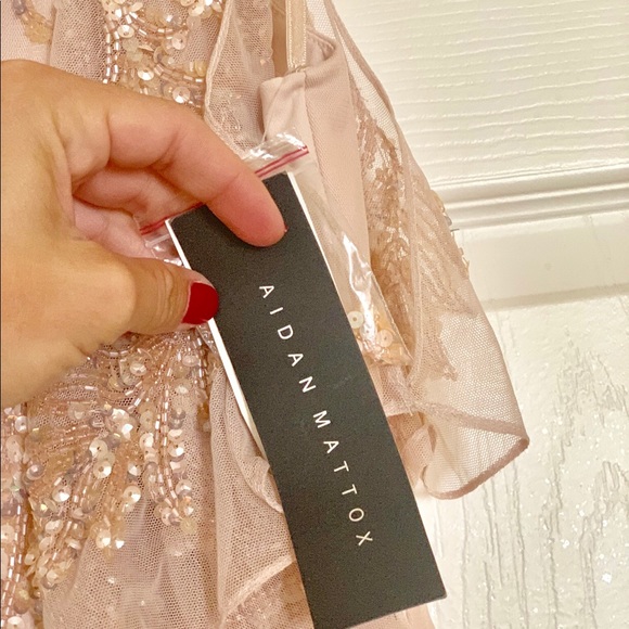 NWT Aidan Mattox Women’s Cold Shoulder Beaded Gown - Picture 5 of 6